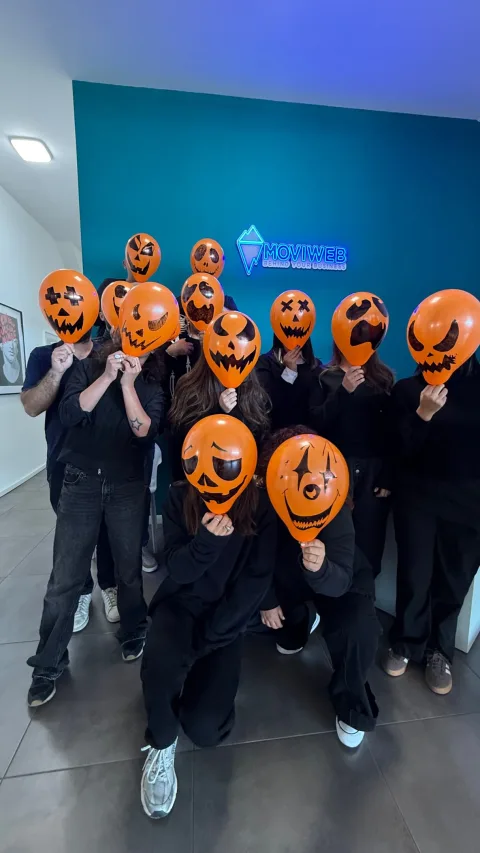 Halloween , The MOVIWEB way 🎃👻